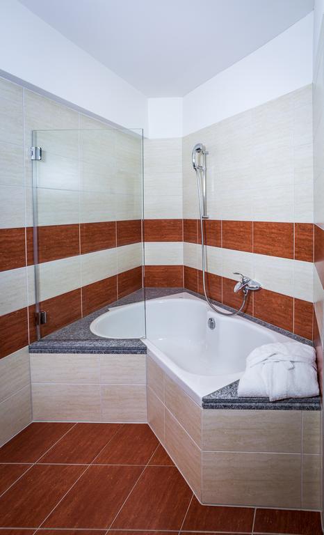 Hotel Unione Bellinzona Cameră foto